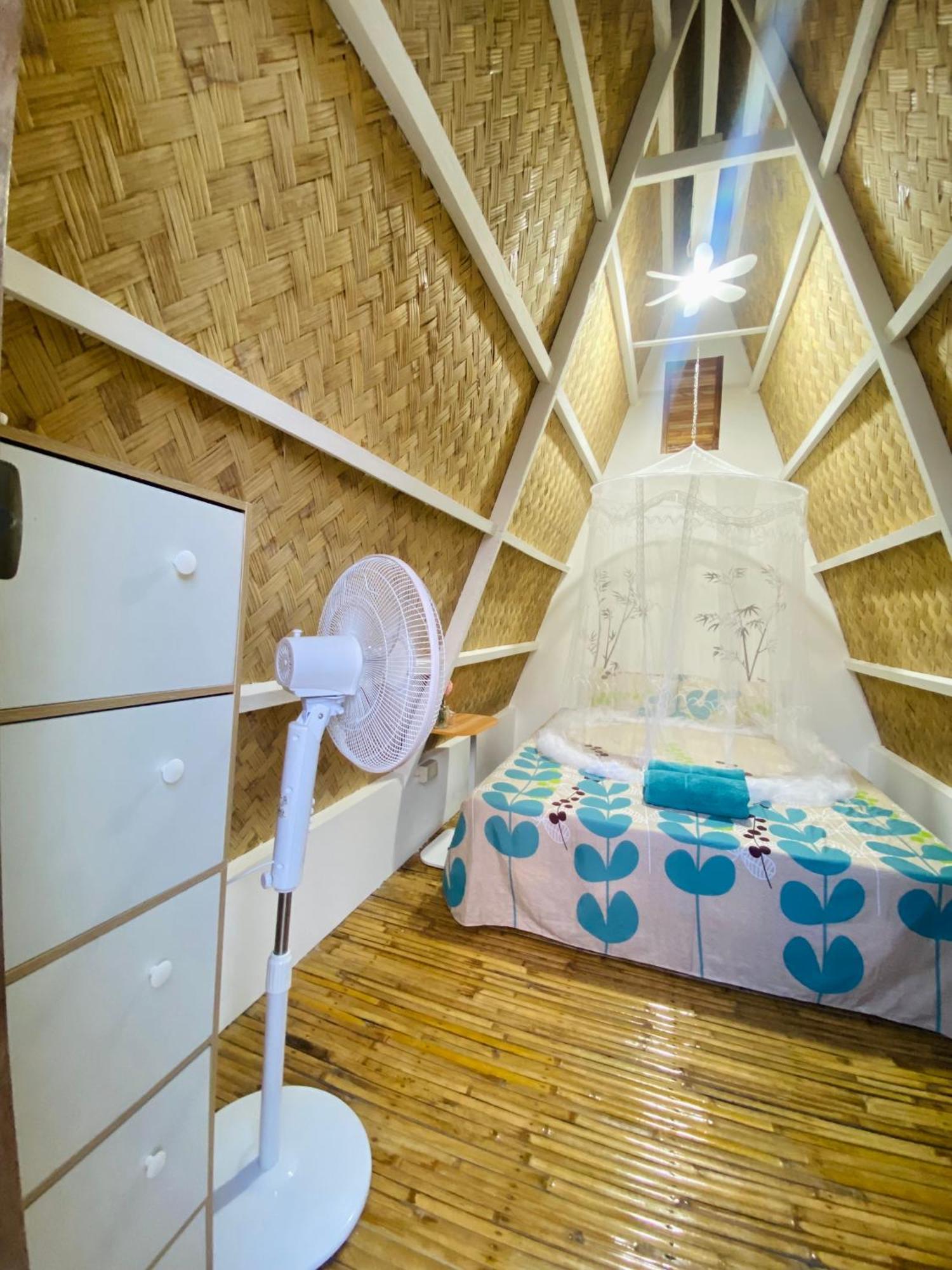 Happy Monkey Hostel El Nido Dış mekan fotoğraf